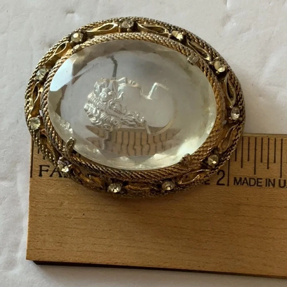 Vintage Lucite Intaglio Cameo Brooch Classical Lady Rhinestone Gold Tone